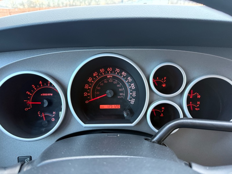 Toyota Tundra 4WD Truck CrewMax 5.7L FFV V8 6-Spd AT (Natl) 2013