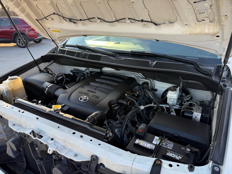 Toyota Sequoia 4WD 5.7L Platinum (Natl) 2014