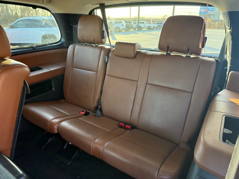 Toyota Sequoia 4WD 5.7L Platinum (Natl) 2014