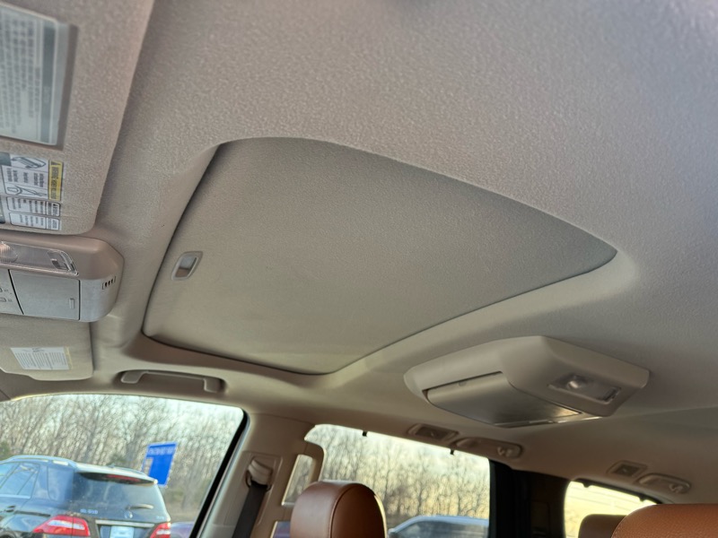 Toyota Sequoia 4WD 5.7L Platinum (Natl) 2014