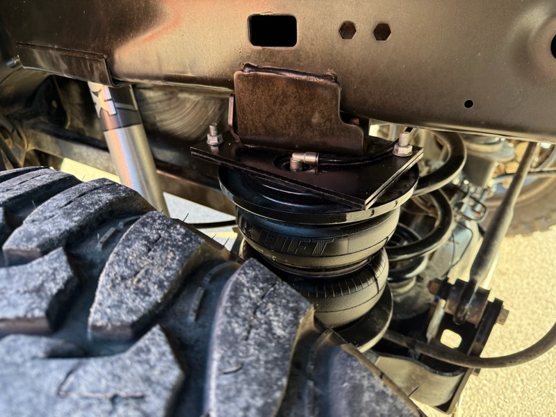 RAM 2500 4WD Mega Cab 160.5" Longhorn 2014