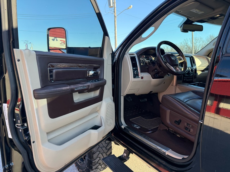 RAM 2500 4WD Mega Cab 160.5" Longhorn 2014