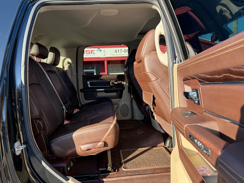 RAM 2500 4WD Mega Cab 160.5" Longhorn 2014