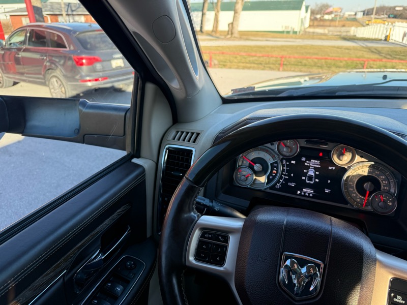 RAM 2500 4WD Mega Cab 160.5" Longhorn 2014