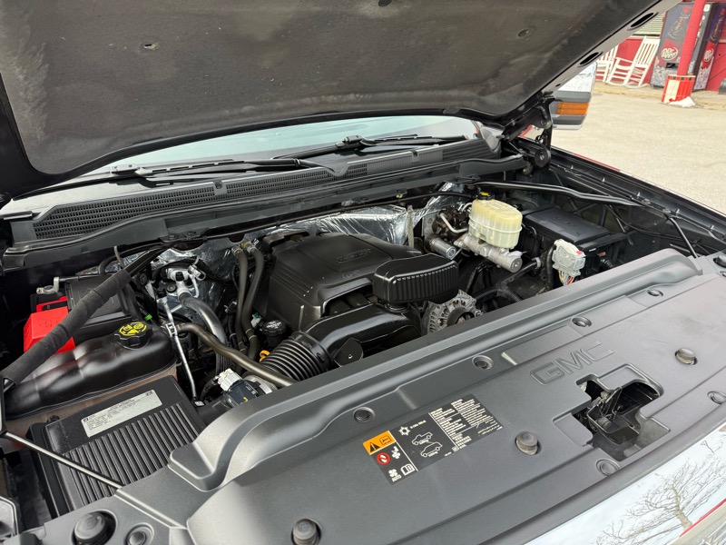 GMC Sierra 2500HD available WiFi 4WD Crew Cab 153.7" Denali 2015