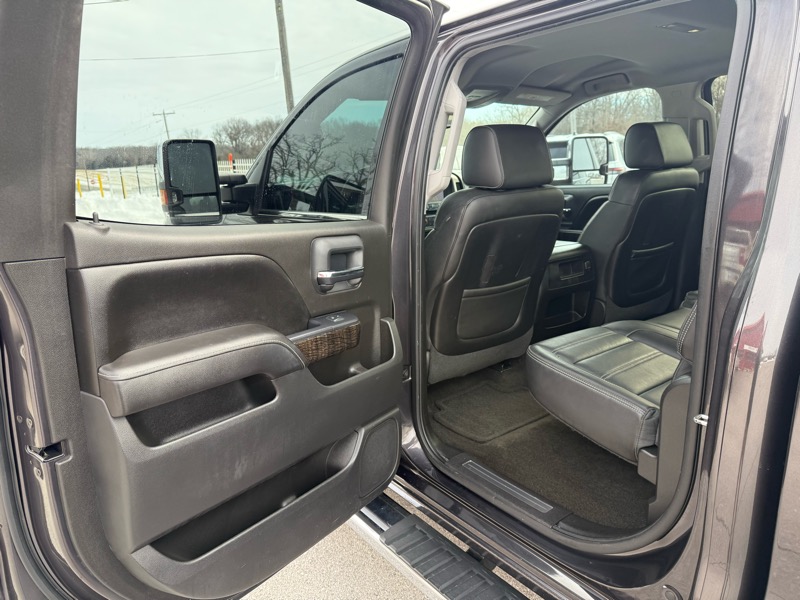 GMC Sierra 2500HD available WiFi 4WD Crew Cab 153.7" Denali 2015