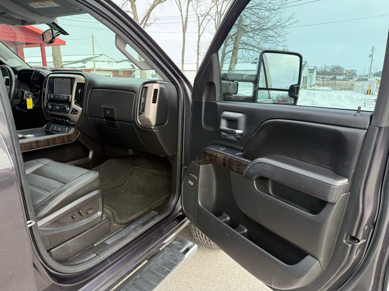 GMC Sierra 2500HD available WiFi 4WD Crew Cab 153.7" Denali 2015