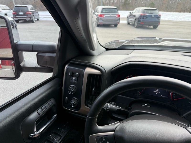 GMC Sierra 2500HD available WiFi 4WD Crew Cab 153.7" Denali 2015