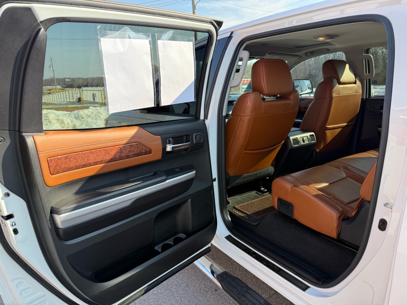 Toyota Tundra 4WD 1794 Edition CrewMax 5.5' Bed 5.7L FFV (Natl) 2017