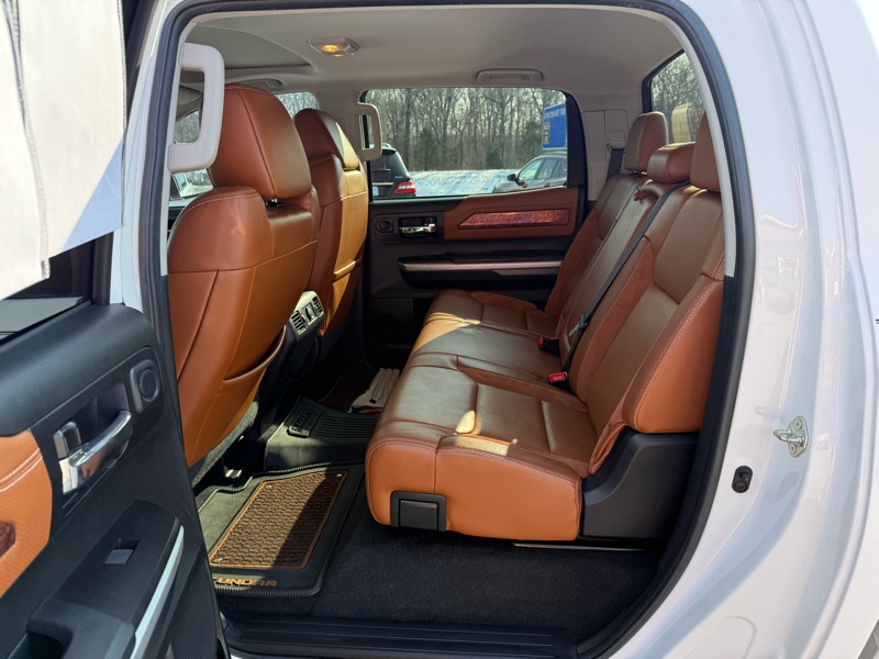 Toyota Tundra 4WD 1794 Edition CrewMax 5.5' Bed 5.7L FFV (Natl) 2017