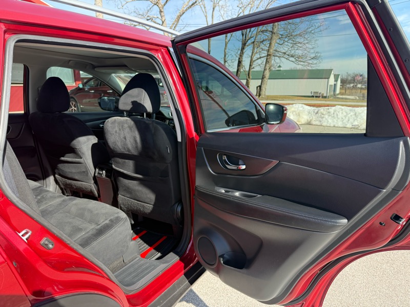 Nissan Rogue AWD 4dr SV 2015