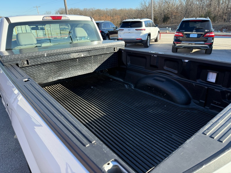 Ford F-150 XL 2WD Reg Cab 8' Box 2018