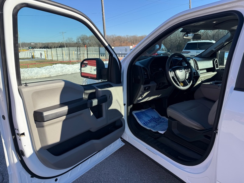 Ford F-150 XL 2WD Reg Cab 8' Box 2018