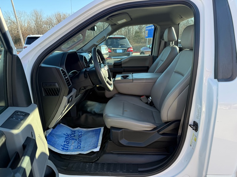 Ford F-150 XL 2WD Reg Cab 8' Box 2018