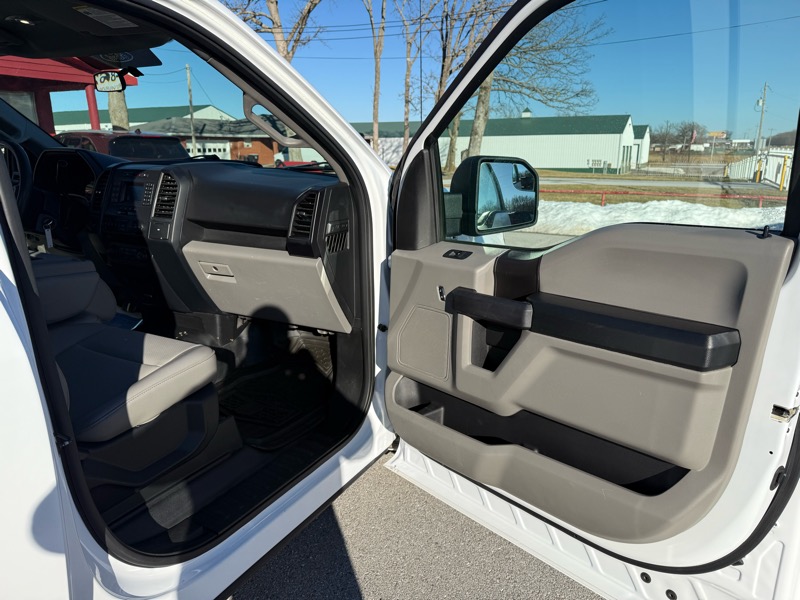 Ford F-150 XL 2WD Reg Cab 8' Box 2018