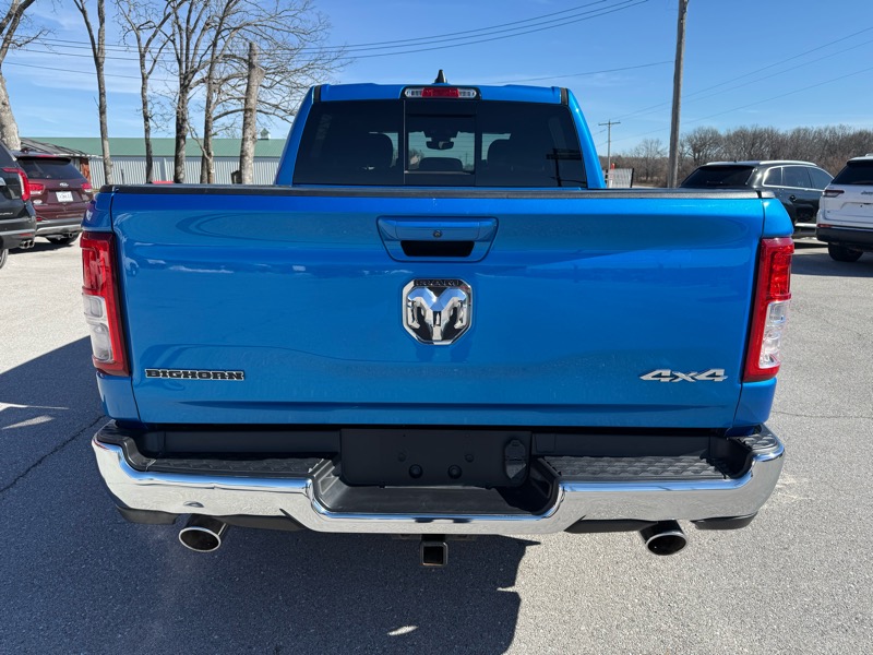 RAM 1500 Big Horn 4x4 Crew Cab 5'7" Box 2021