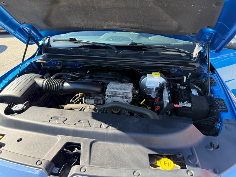 RAM 1500 Big Horn 4x4 Crew Cab 5'7" Box 2021