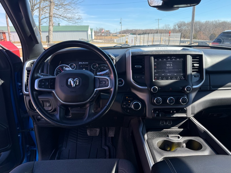 RAM 1500 Big Horn 4x4 Crew Cab 5'7" Box 2021