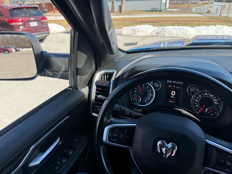 RAM 1500 Big Horn 4x4 Crew Cab 5'7" Box 2021