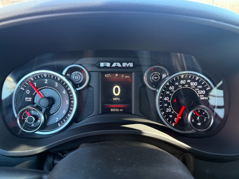 RAM 1500 Big Horn 4x4 Crew Cab 5'7" Box 2021