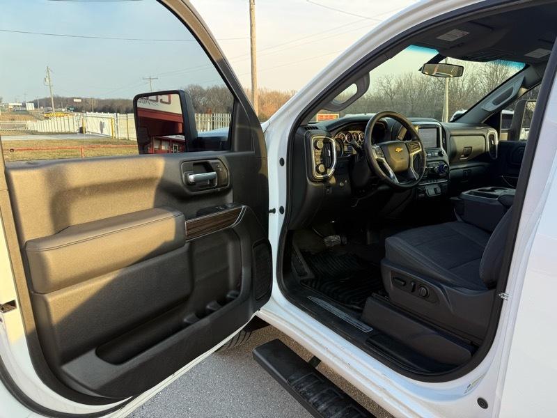 Chevrolet Silverado 2500HD 4WD Reg Cab 142" LT 2022