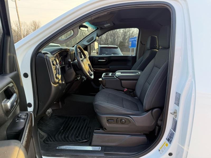 Chevrolet Silverado 2500HD 4WD Reg Cab 142" LT 2022