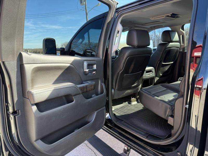 GMC Sierra 3500HD 4WD Crew Cab 153.7" Denali 2015