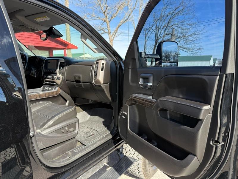 GMC Sierra 3500HD 4WD Crew Cab 153.7" Denali 2015
