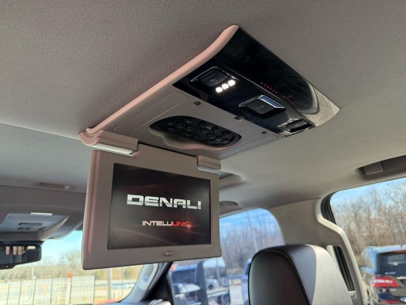 GMC Sierra 3500HD 4WD Crew Cab 153.7" Denali 2015