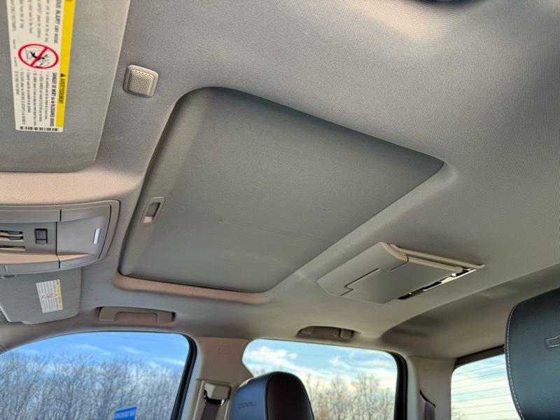 GMC Sierra 3500HD 4WD Crew Cab 153.7" Denali 2015