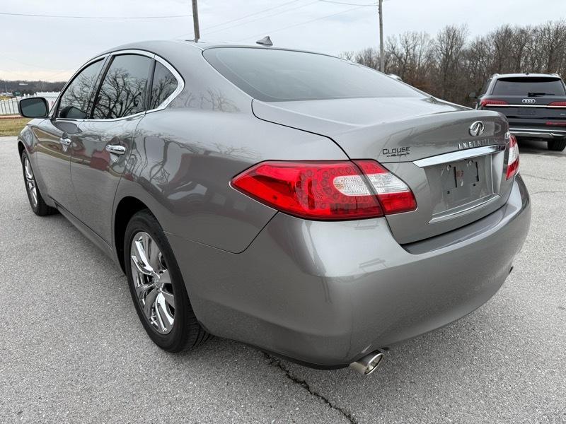 Infiniti M56 4dr Sdn AWD 2011