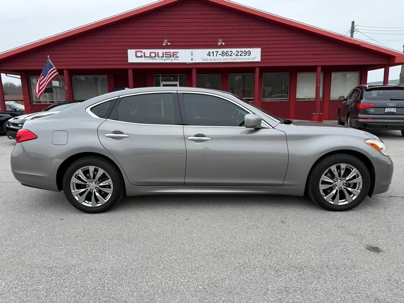 Infiniti M56 4dr Sdn AWD 2011