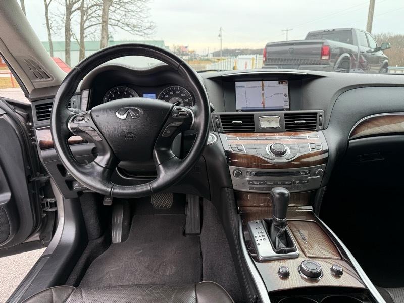 Infiniti M56 4dr Sdn AWD 2011