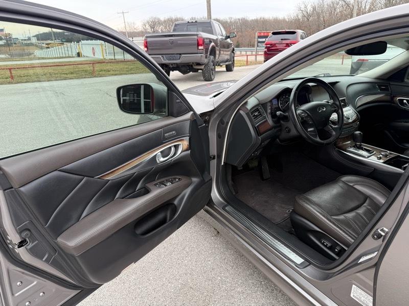 Infiniti M56 4dr Sdn AWD 2011