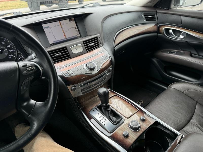 Infiniti M56 4dr Sdn AWD 2011