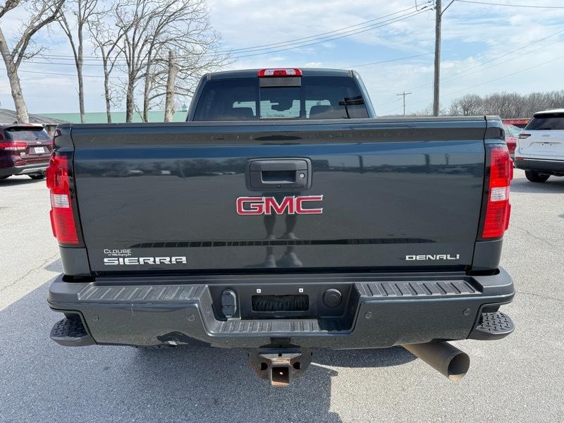 GMC Sierra 2500HD 4WD Crew Cab 153.7" Denali 2017