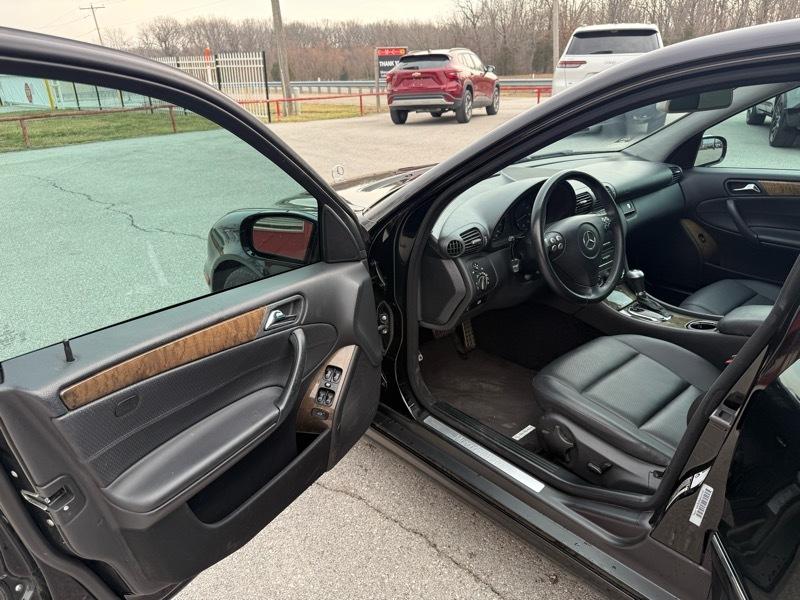 Mercedes-Benz C-Class 4dr Sdn 2.5L Sport RWD 2007
