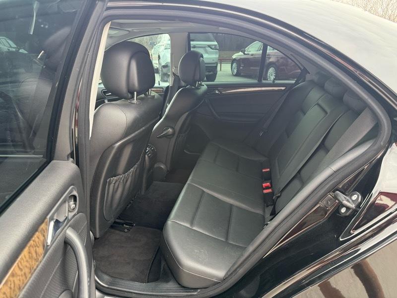 Mercedes-Benz C-Class 4dr Sdn 2.5L Sport RWD 2007