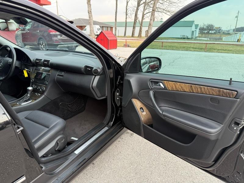 Mercedes-Benz C-Class 4dr Sdn 2.5L Sport RWD 2007