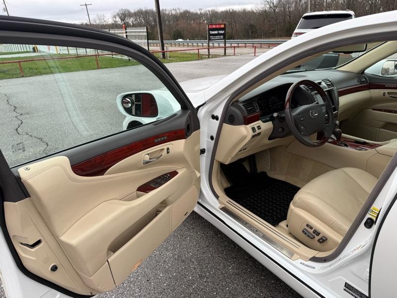 Lexus LS 460 4dr Sdn AWD 2012