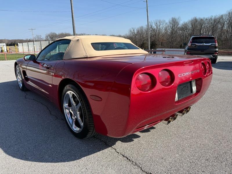 Chevrolet Corvette 2dr Convertible 2004