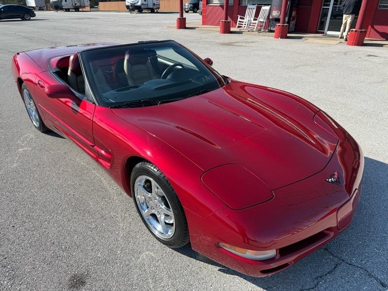 Chevrolet Corvette 2dr Convertible 2004