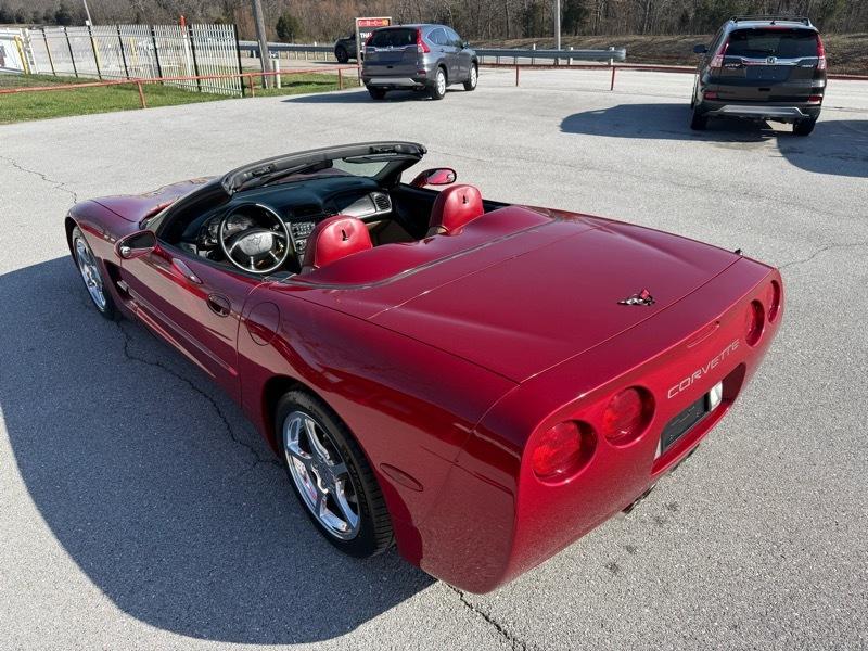 Chevrolet Corvette 2dr Convertible 2004