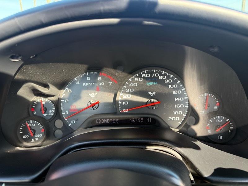 Chevrolet Corvette 2dr Convertible 2004