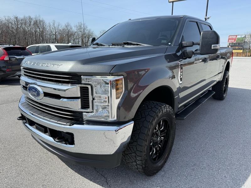Ford Super Duty F-350 SRW XL 4WD Crew Cab 6.75' Box 2018