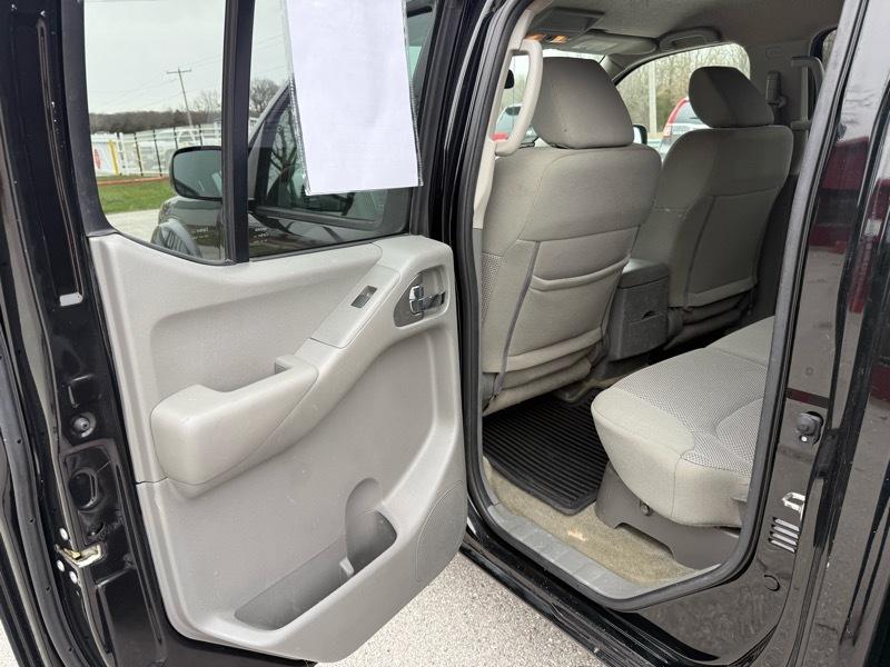 Nissan Frontier Crew Cab 4x4 SV V6 Auto 2018