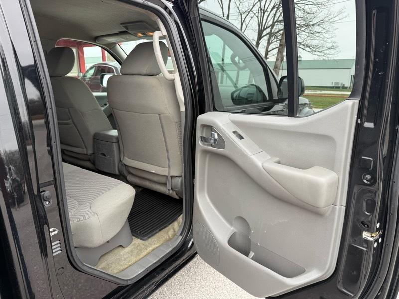 Nissan Frontier Crew Cab 4x4 SV V6 Auto 2018