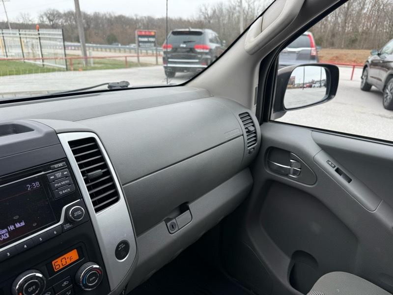 Nissan Frontier Crew Cab 4x4 SV V6 Auto 2018