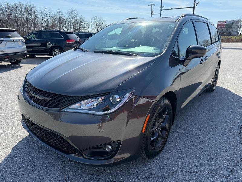 Chrysler Pacifica Touring L Plus FWD 2020