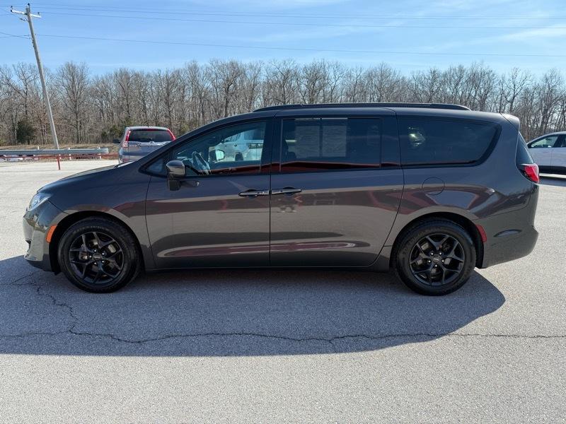 Chrysler Pacifica Touring L Plus FWD 2020